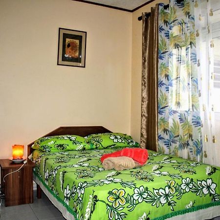 Tahiti - Sanny'S Place Family Room & Poo Punaauia  Ngoại thất bức ảnh